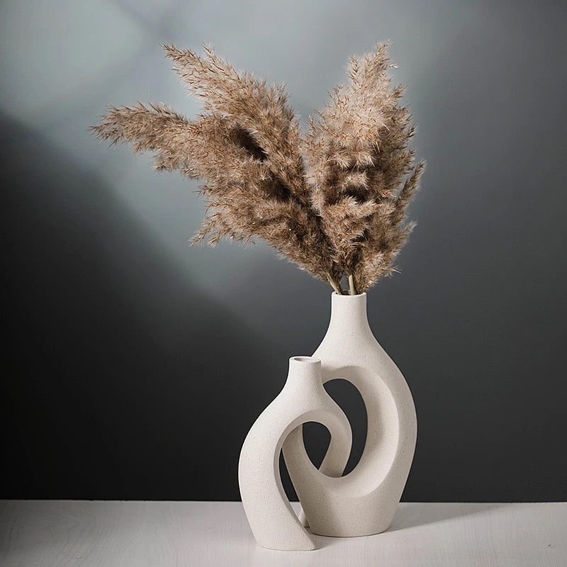 The Linked Ceramic Vases