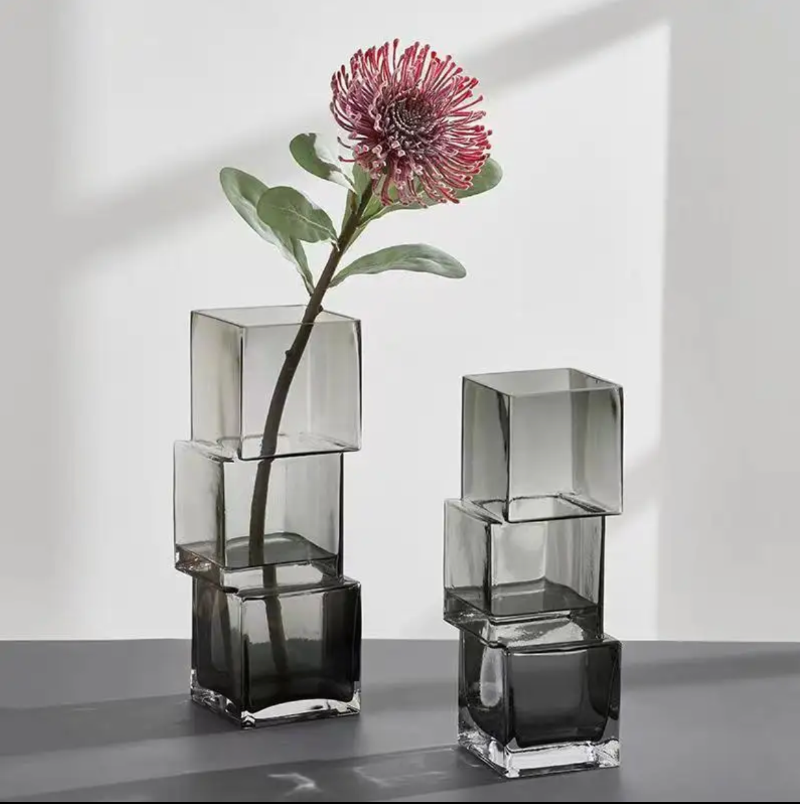 The Décalé Vase