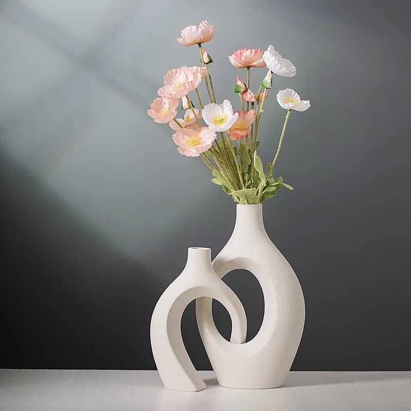 The Linked Ceramic Vases