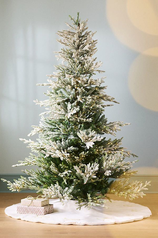 Winter White Christmas Tree Skirt