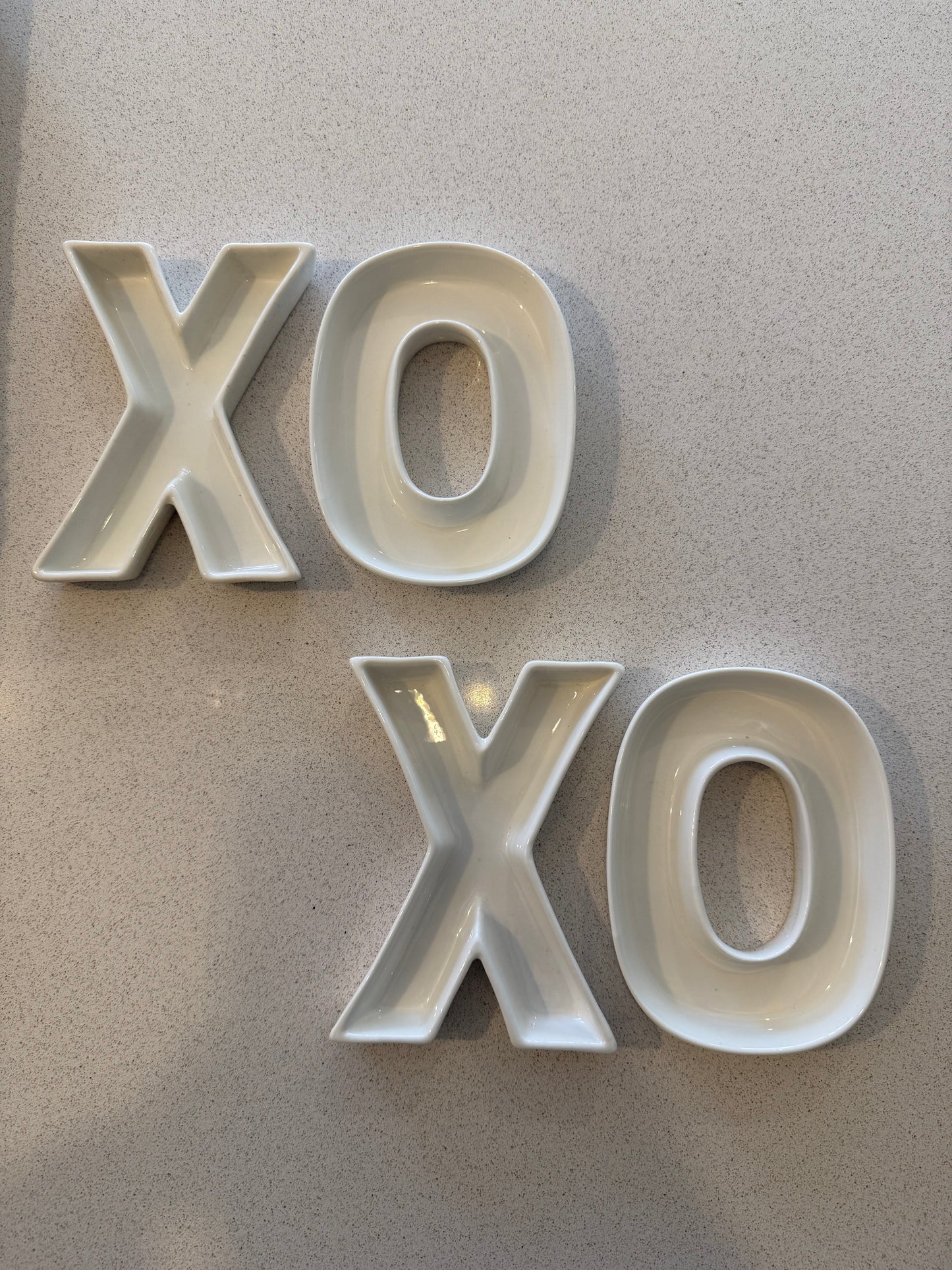 XOXO Plates - Set of 4