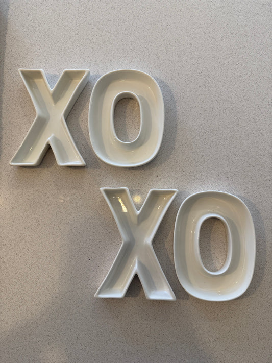XOXO Plates - Set of 4